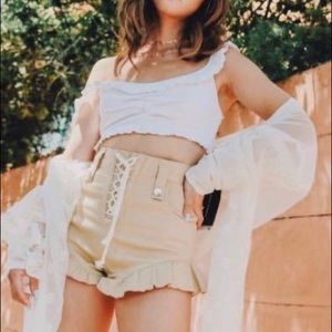 NWT Eggie beige ruffle shorts